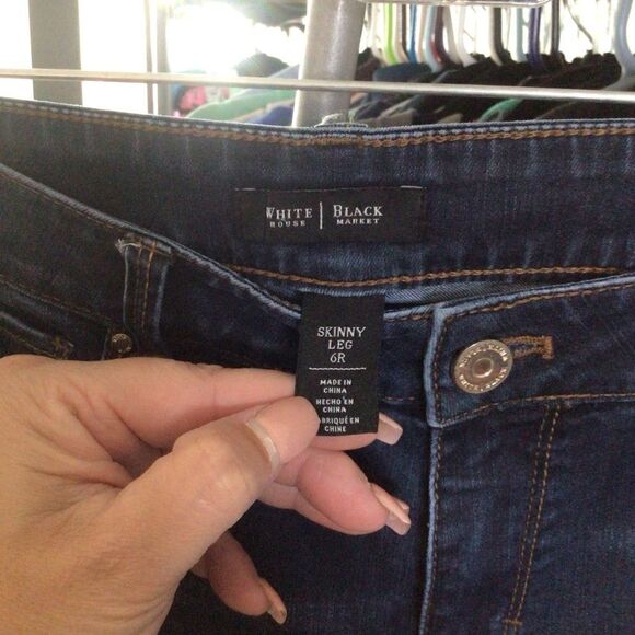 Woman’s White House Black Market Dark Wash Lightly‎ Distressed Skinny Leg Jeans - Picture 4 of 7